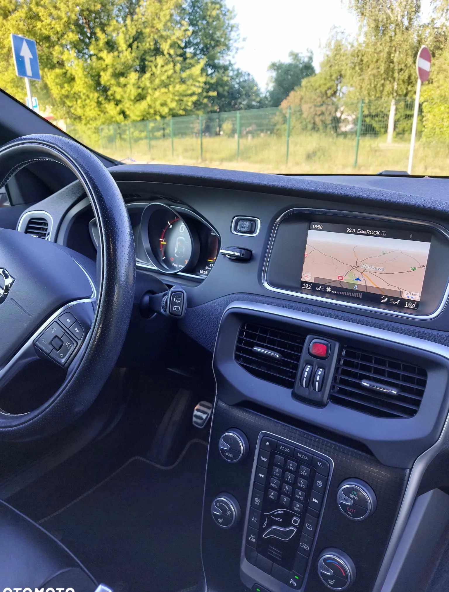 Volvo V40 cena 61500 przebieg: 170454, rok produkcji 2018 z Opole Lubelskie małe 781